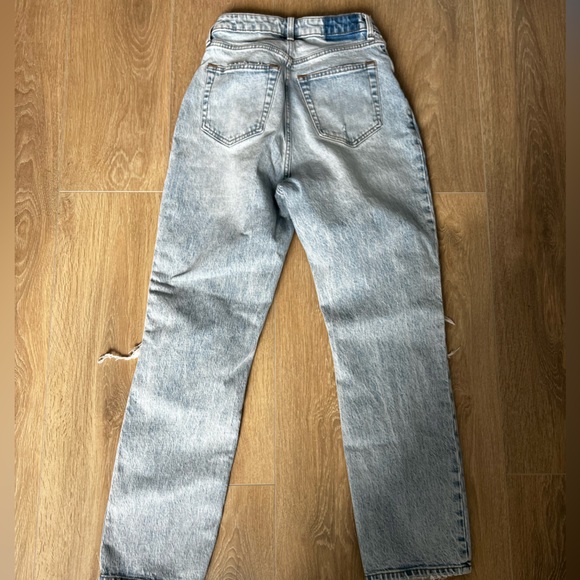 Abercrombie Dad High Rise Ripped Jeans ( Curve Love) - Picture 3 of 3